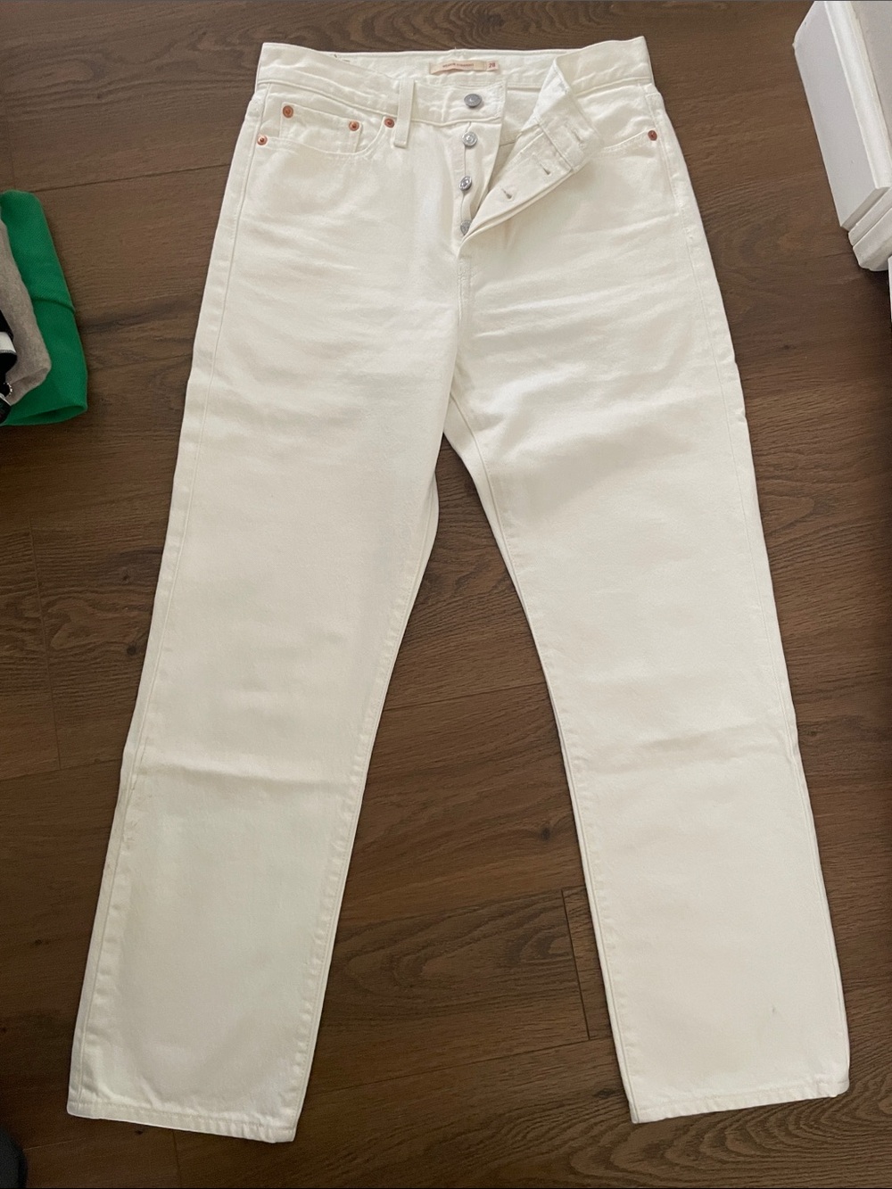 Levi’s White Straight-Leg Jeans - Classic Clean Look